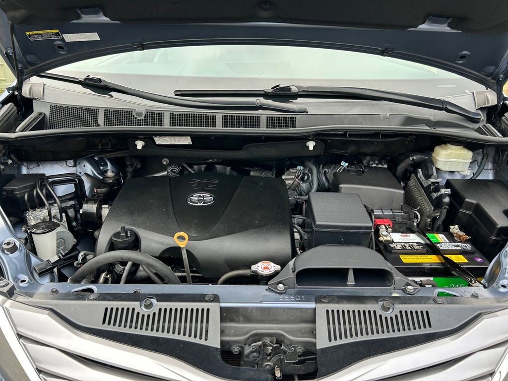 Used 2017 Toyota Sienna XLE Premium image 29