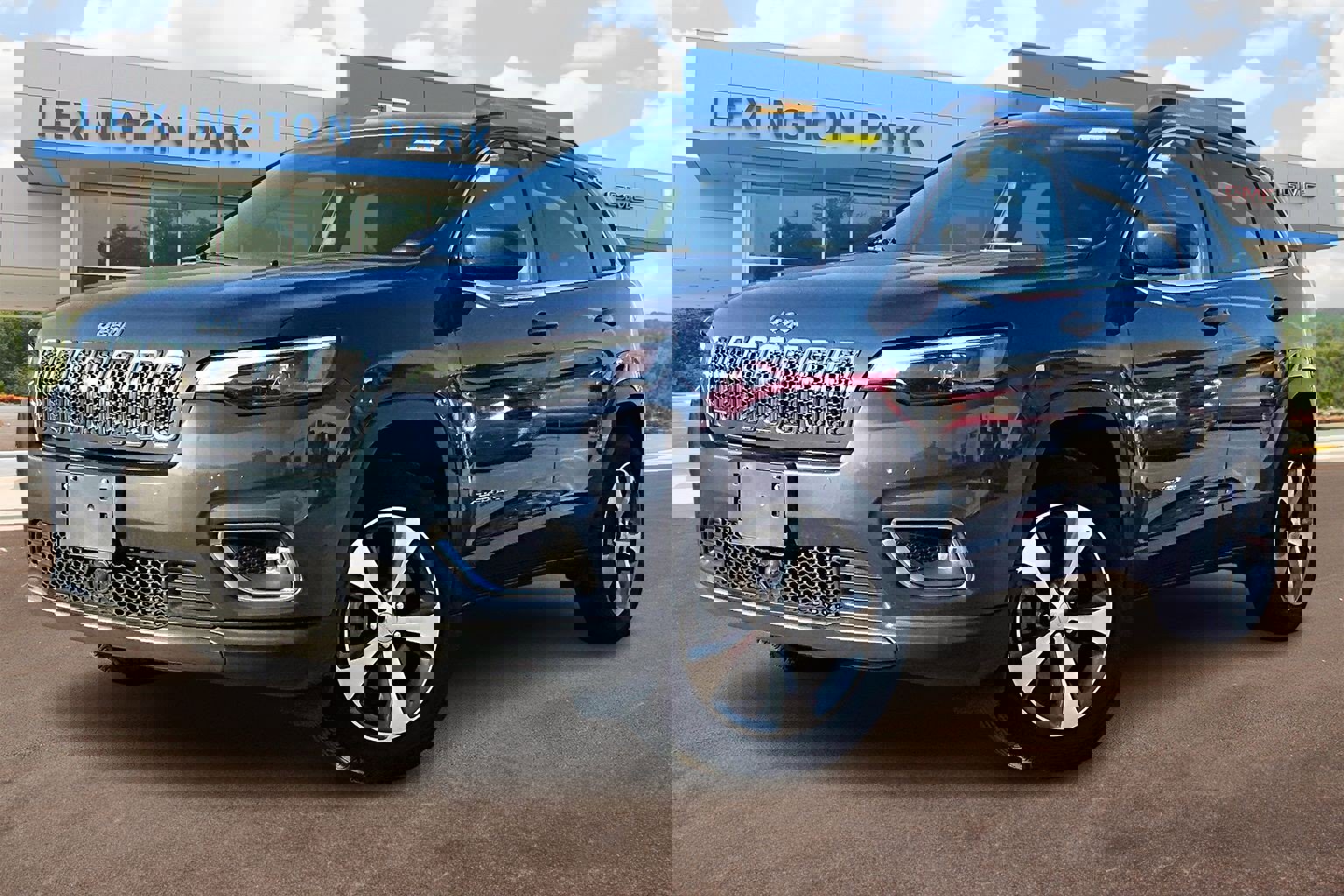 Used 2021 Jeep Cherokee Limited image 12