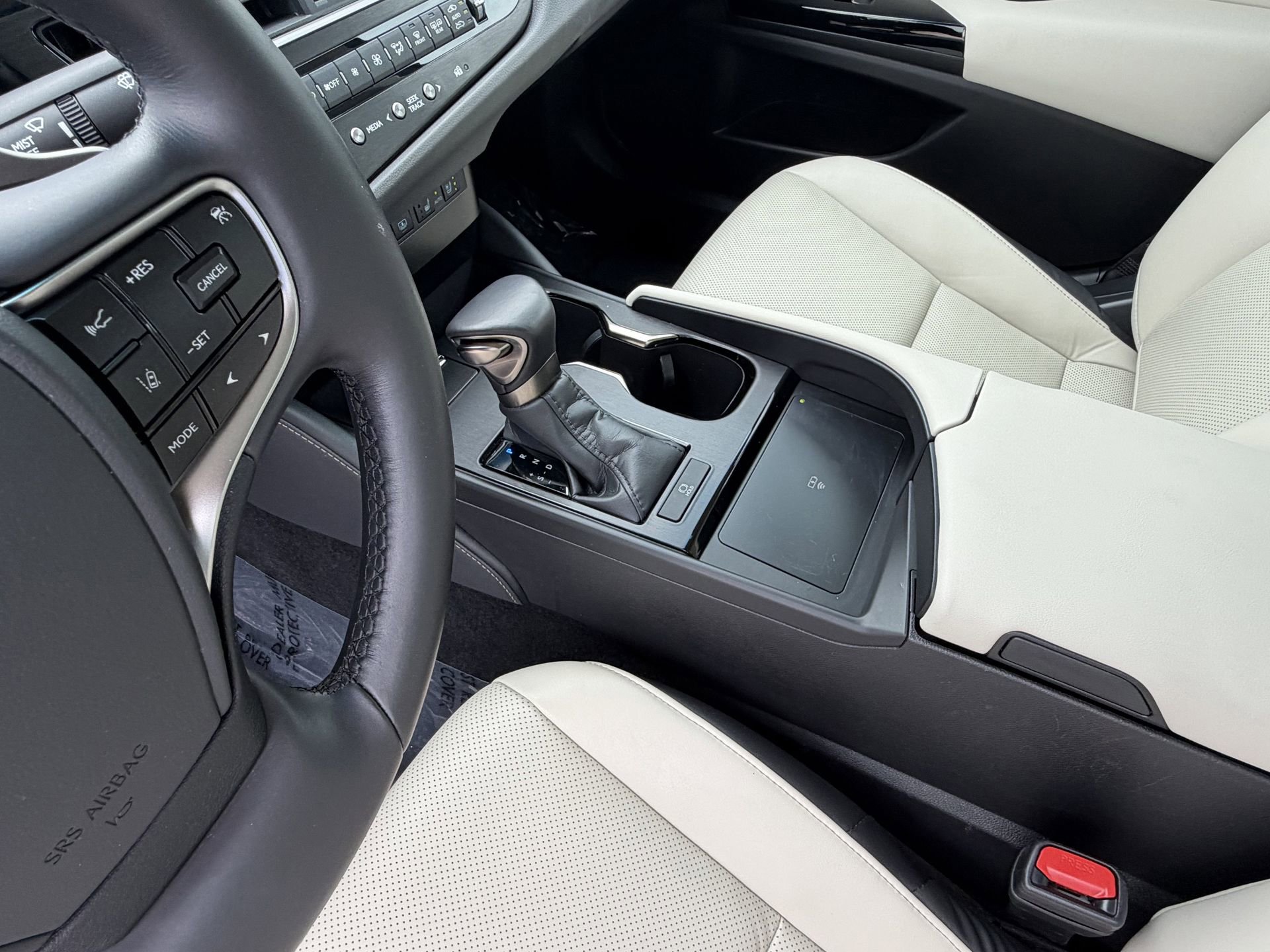 Used 2025 Lexus ES 350 w/ Premium Package FWD image 19