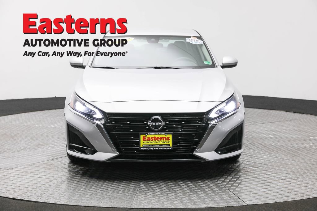 Used 2023 Nissan Altima 2.5 S image 2