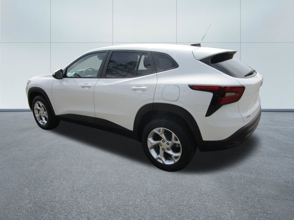 New 2026 Chevrolet Trax LS image 3