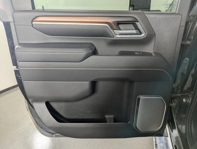 Used 2024 GMC Sierra 3500 Denali w/ Denali Reserve Package image 15