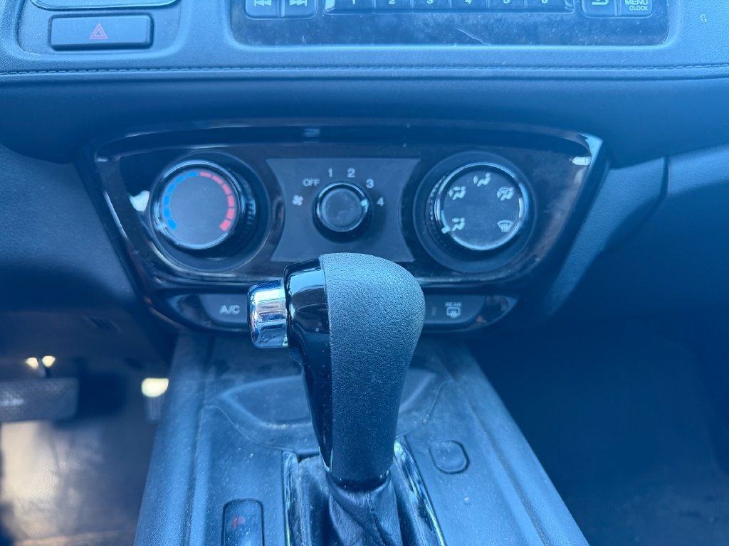 Used 2017 Honda HR-V LX image 11