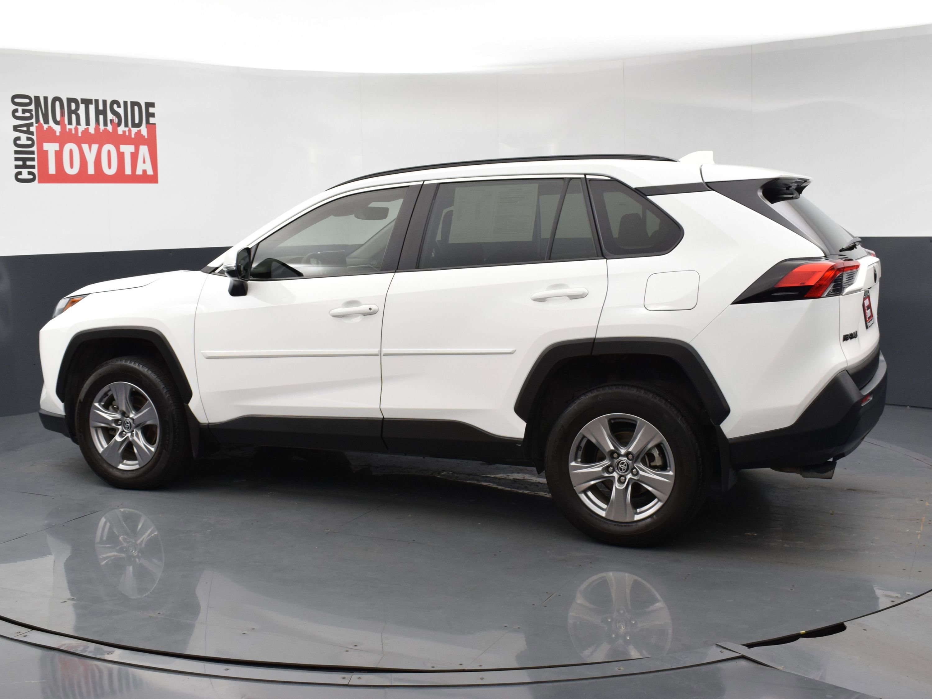 Used 2024 Toyota RAV4 XLE FWD image 2