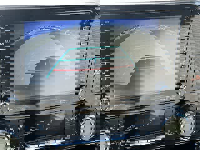 Used 2020 Toyota Highlander LE AWD/4WD image 26