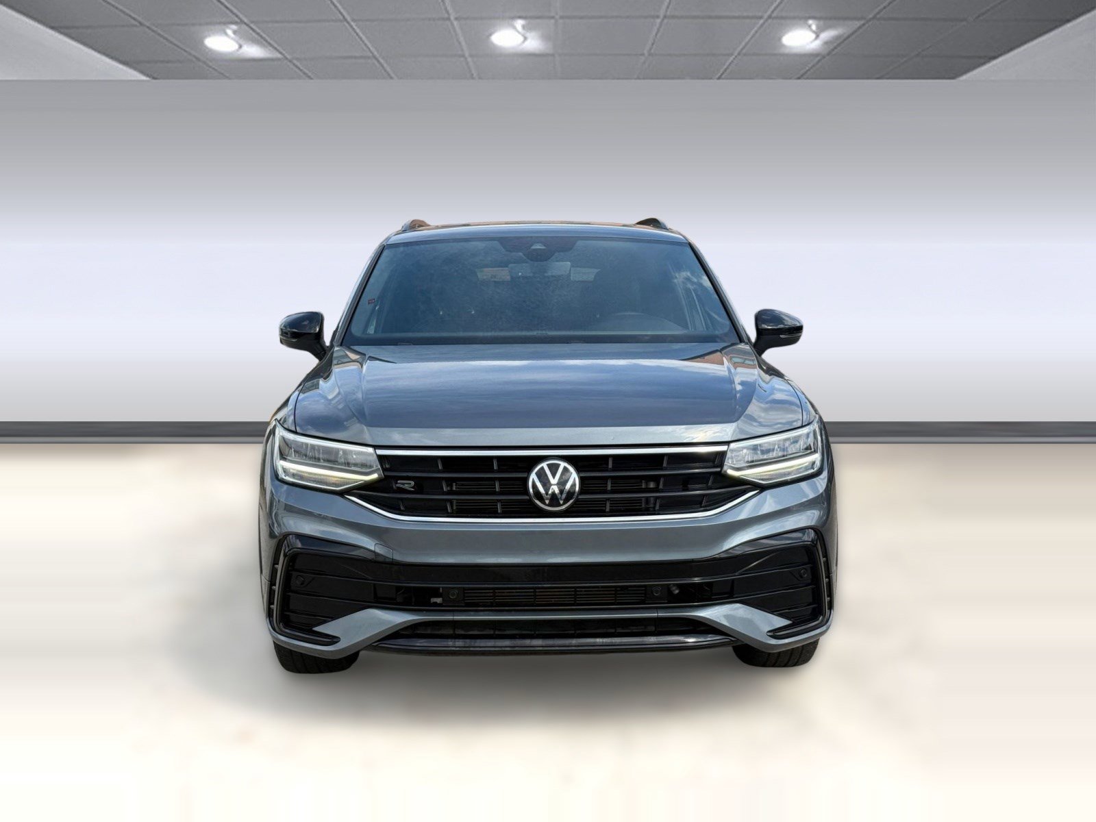 Certified 2022 Volkswagen Tiguan SE R-Line image 5