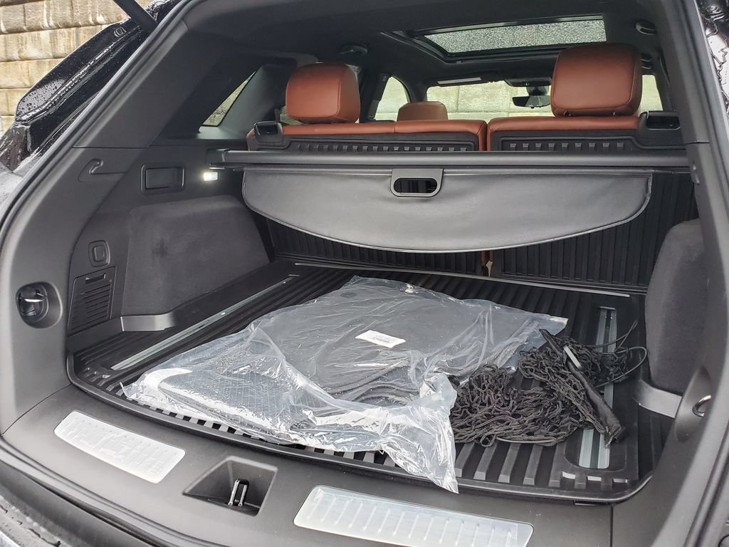 Certified 2026 Cadillac XT5 Sportv w/ LPO, Floor Liner Package AWD/4WD image 44