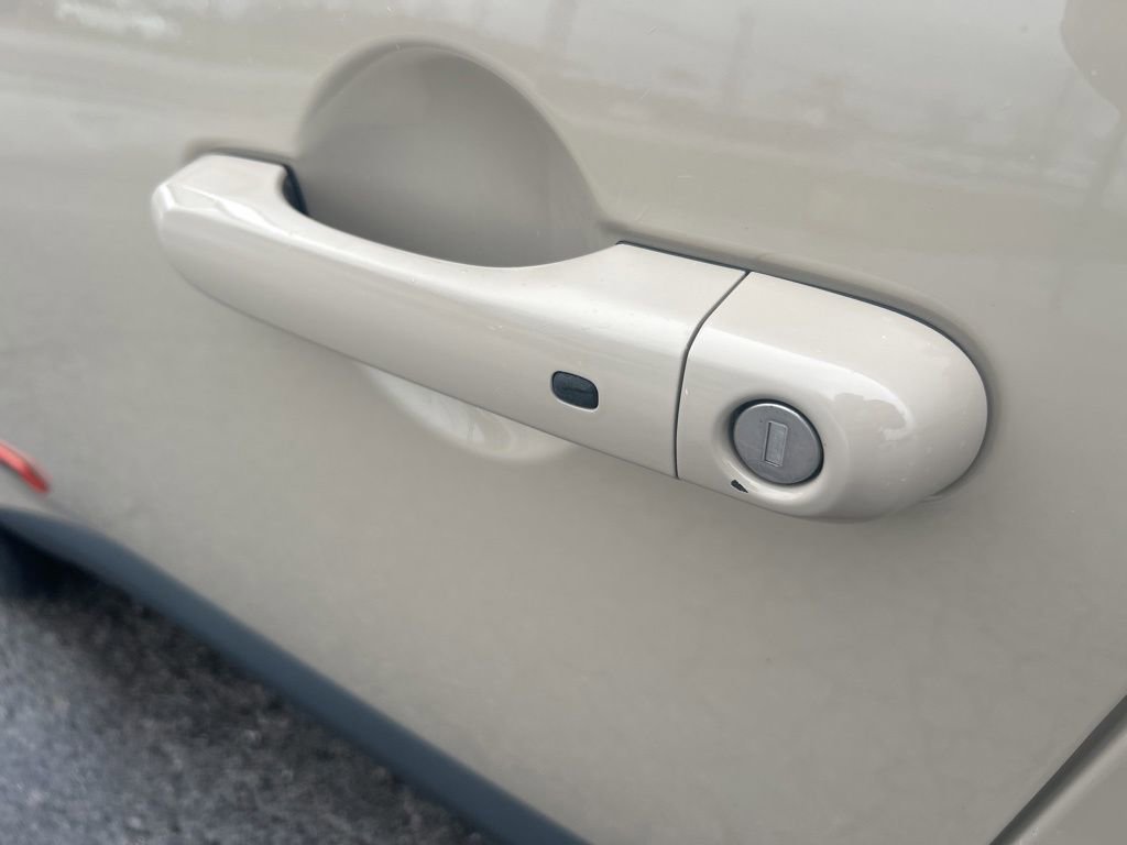 Used 2016 Jeep Renegade 75th Anniversary AWD/4WD image 13