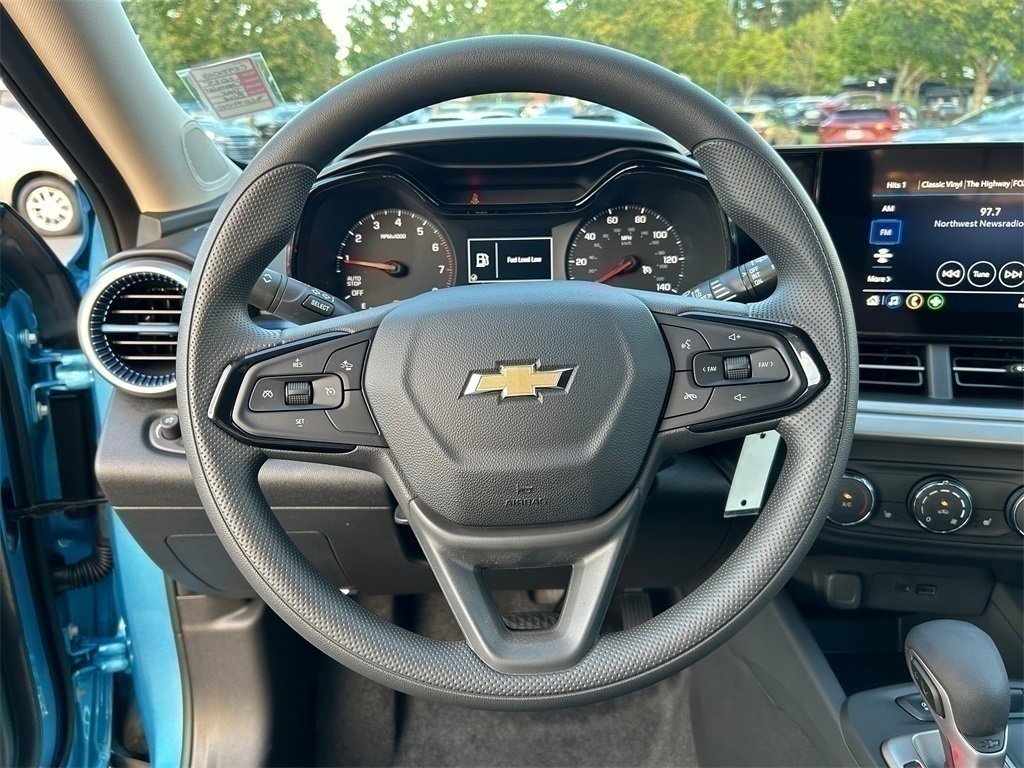 New 2025 Chevrolet Trax LS w/ LS Convenience Package FWD image 16