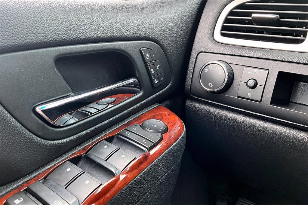 Used 2010 Chevrolet Tahoe LTZ image 24