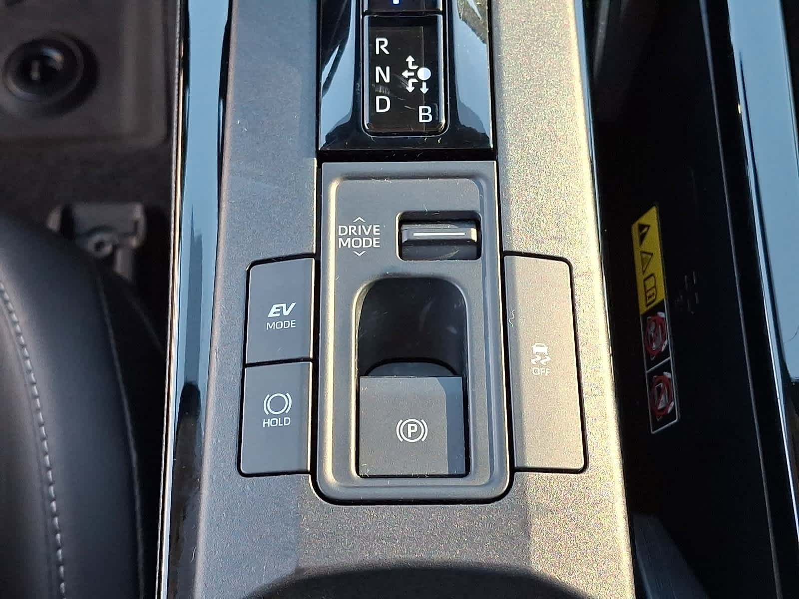 Certified 2023 Toyota Prius XLE FWD image 28