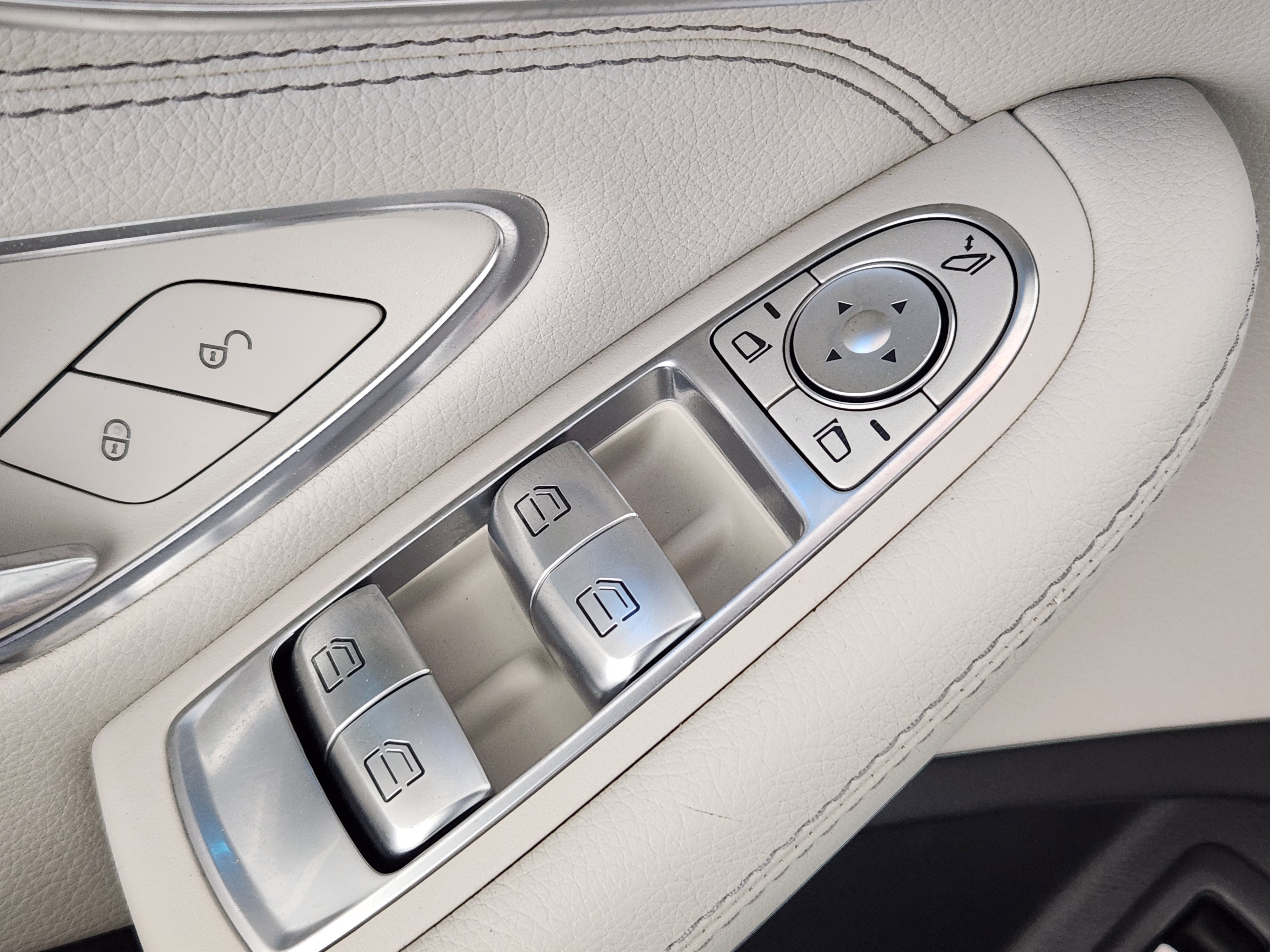 Used 2017 Mercedes-Benz C 300 4MATIC Cabriolet image 17