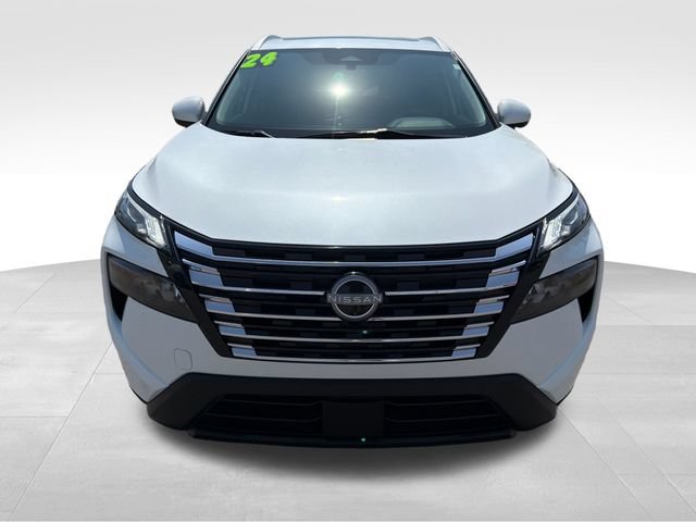Used 2024 Nissan Rogue SV w/ SV Premium Package AWD/4WD image 2