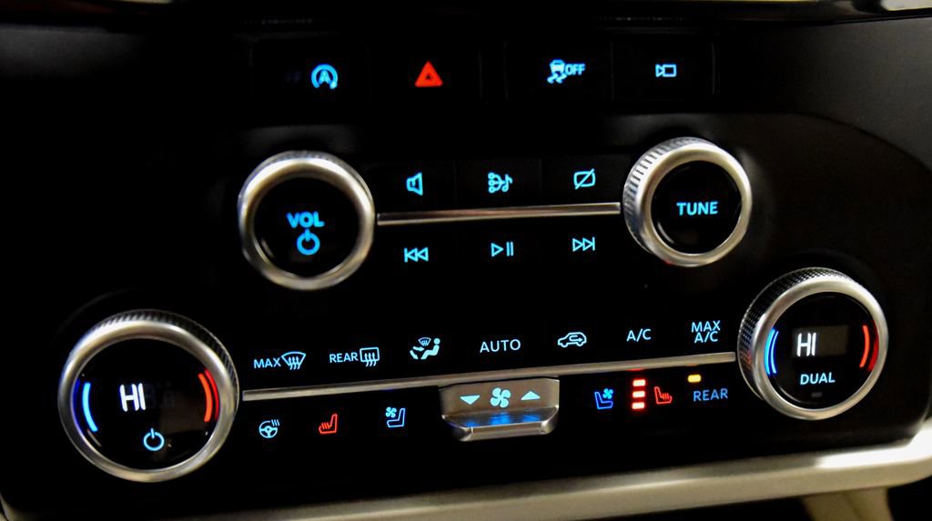 Used 2024 Ford Expedition Limited image 26