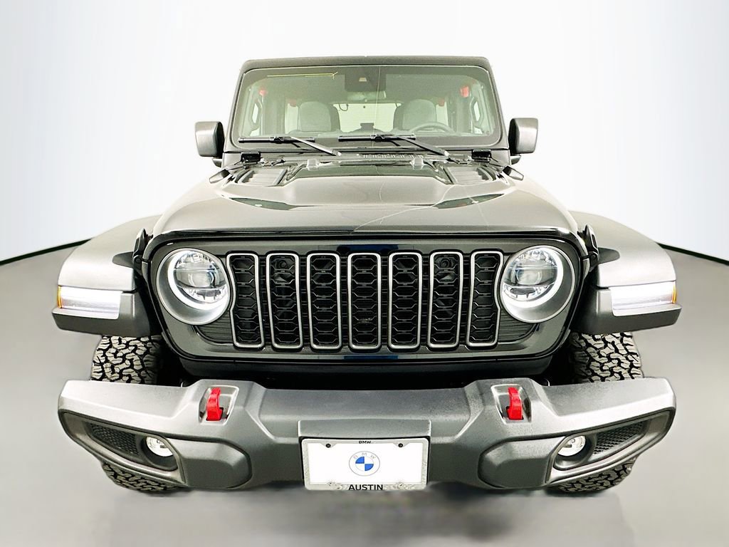 Used 2025 Jeep Wrangler Unlimited Rubicon w/ Convenience Group AWD/4WD image 2