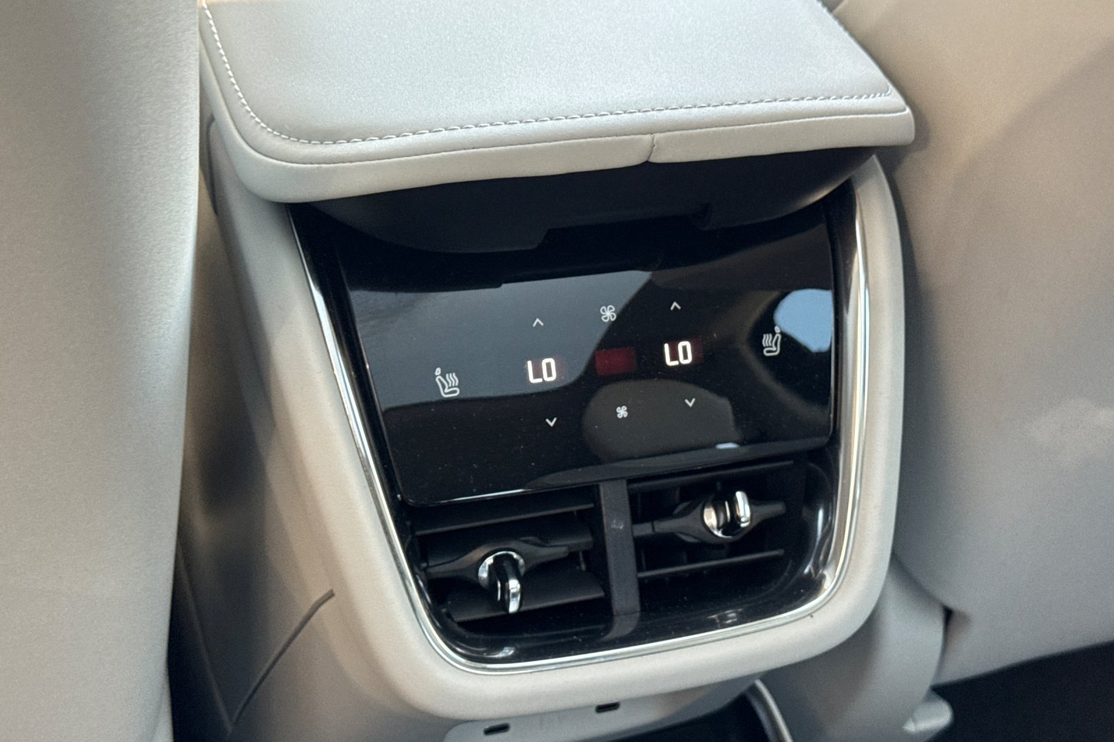 Certified 2025 Volvo EX90 Ultra AWD/4WD image 14