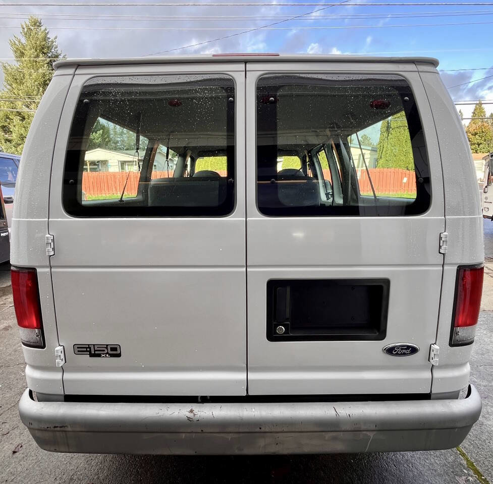 Used 1999 Ford E-150 and Econoline 150 Wagon image 5