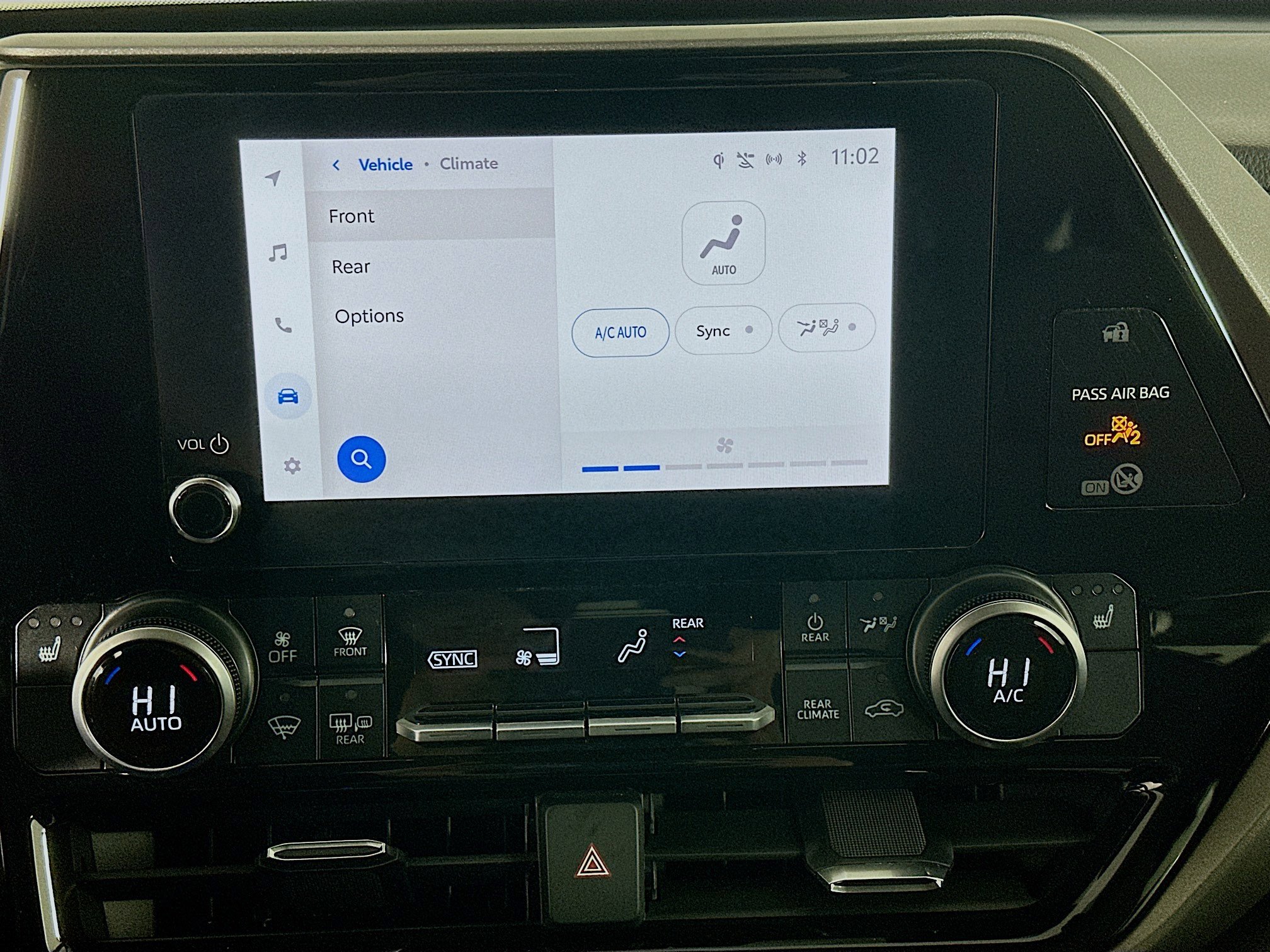 Used 2025 Toyota Highlander XLE image 24