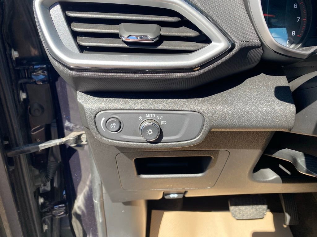 Used 2021 Chevrolet TrailBlazer LS FWD image 12