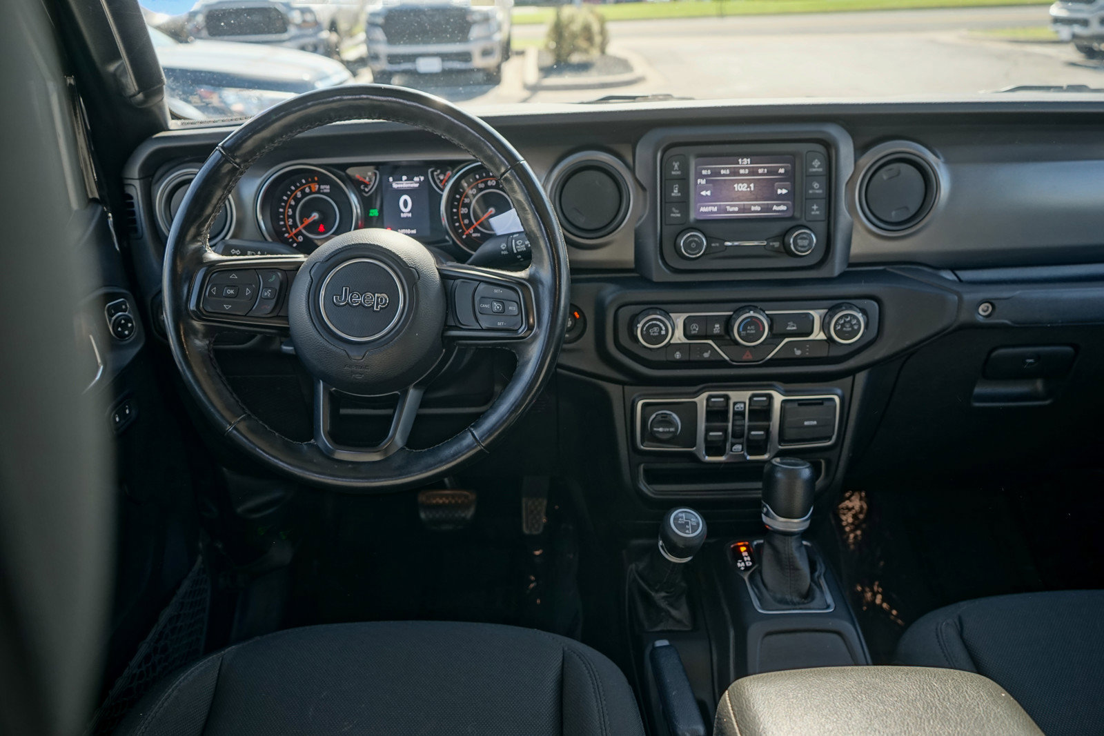 Used 2021 Jeep Gladiator Willys image 12