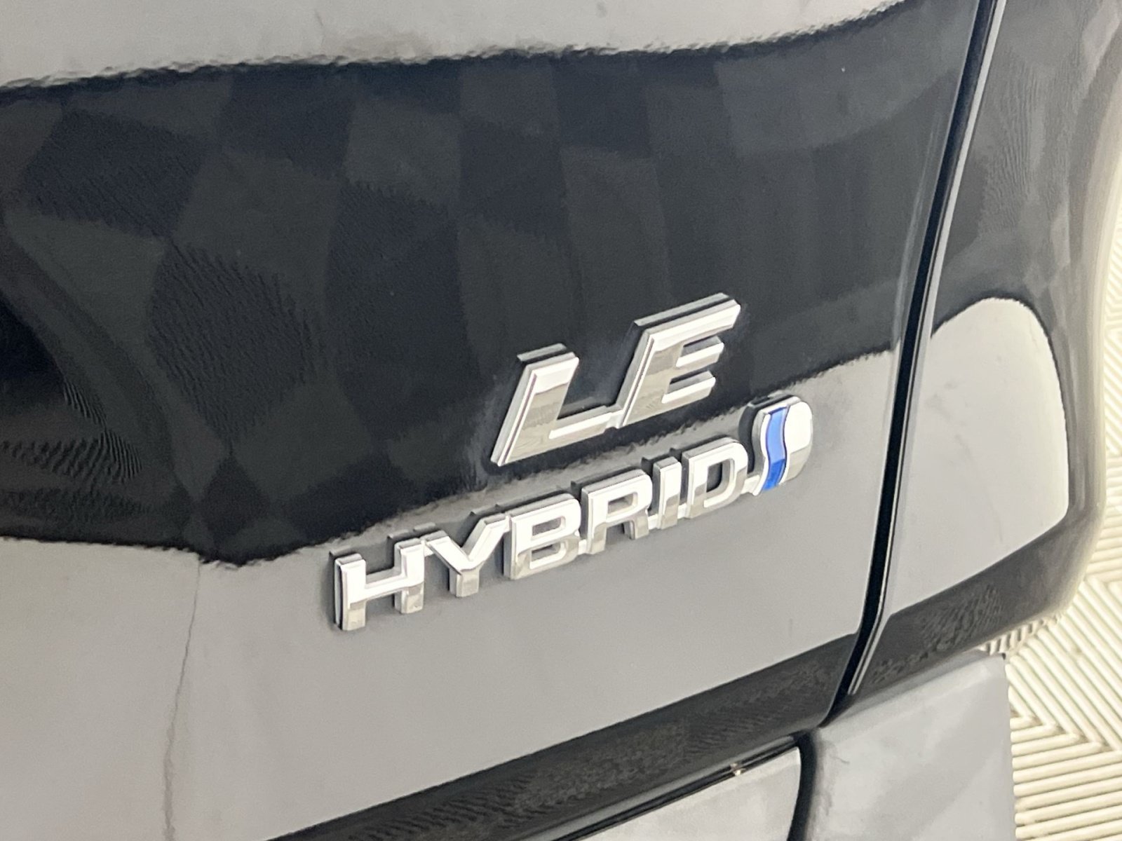 Used 2022 Toyota RAV4 LE AWD/4WD image 28