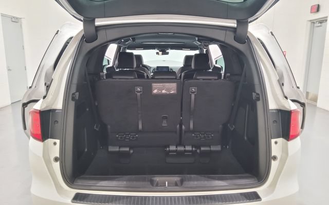 Used 2024 Honda Odyssey Sport image 17