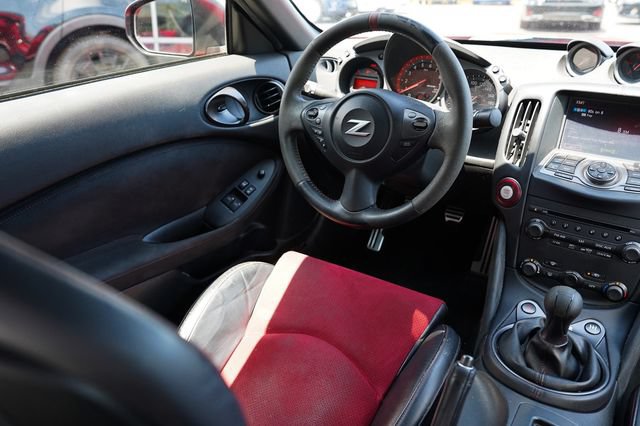 Used 2015 Nissan 370Z NISMO RWD image 18