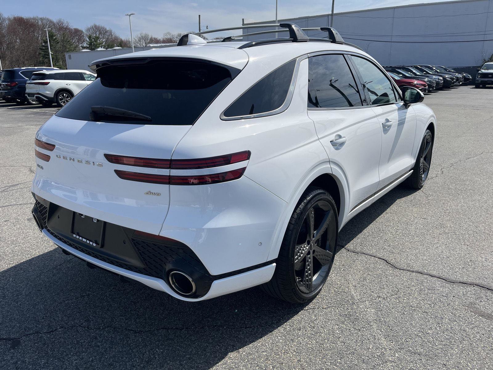 Used 2023 Genesis GV70 2.5T w/ Sport Prestige Package image 3