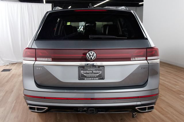 Used 2024 Volkswagen Atlas SEL Premium R-Line AWD/4WD image 4