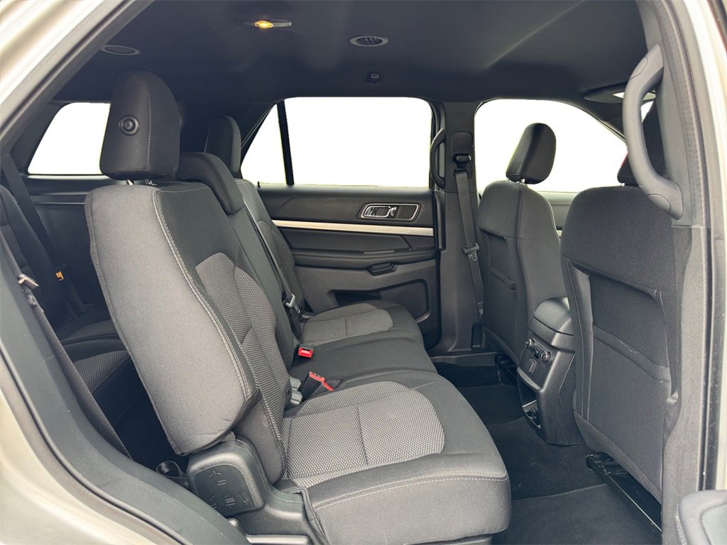 Used 2019 Ford Explorer XLT image 20