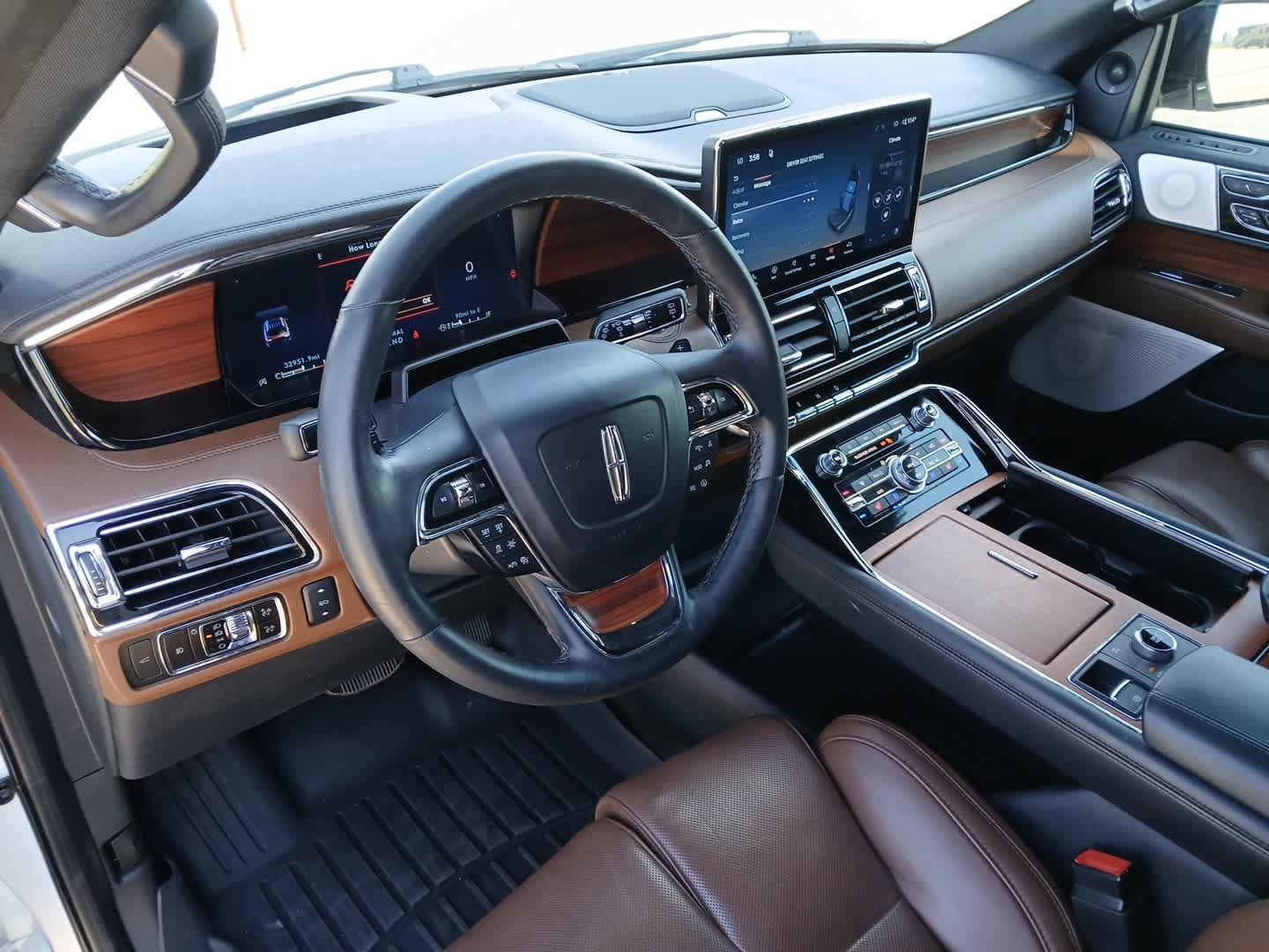 Used 2024 Lincoln Navigator Reserve AWD/4WD image 19