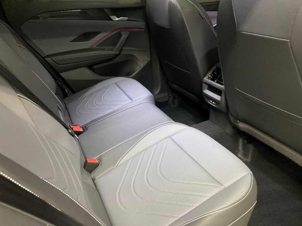 New 2026 Volkswagen Tiguan SE R-Line AWD/4WD image 7
