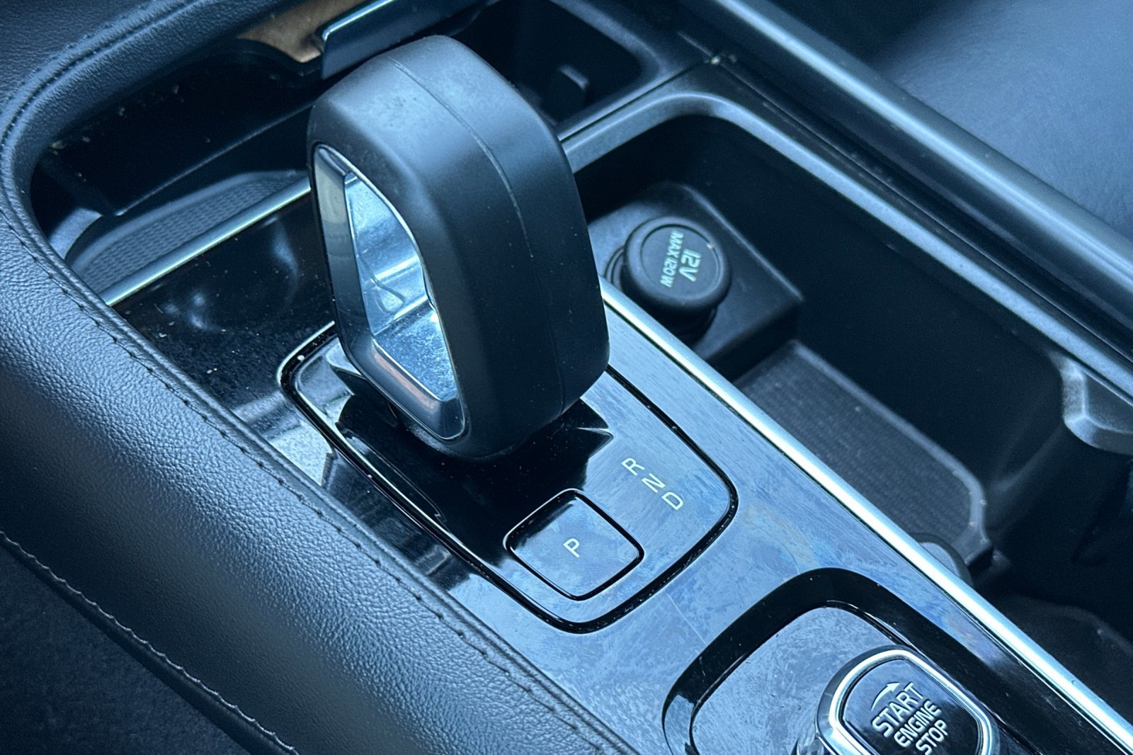 Certified 2023 Volvo XC90 B5 Plus AWD/4WD image 27