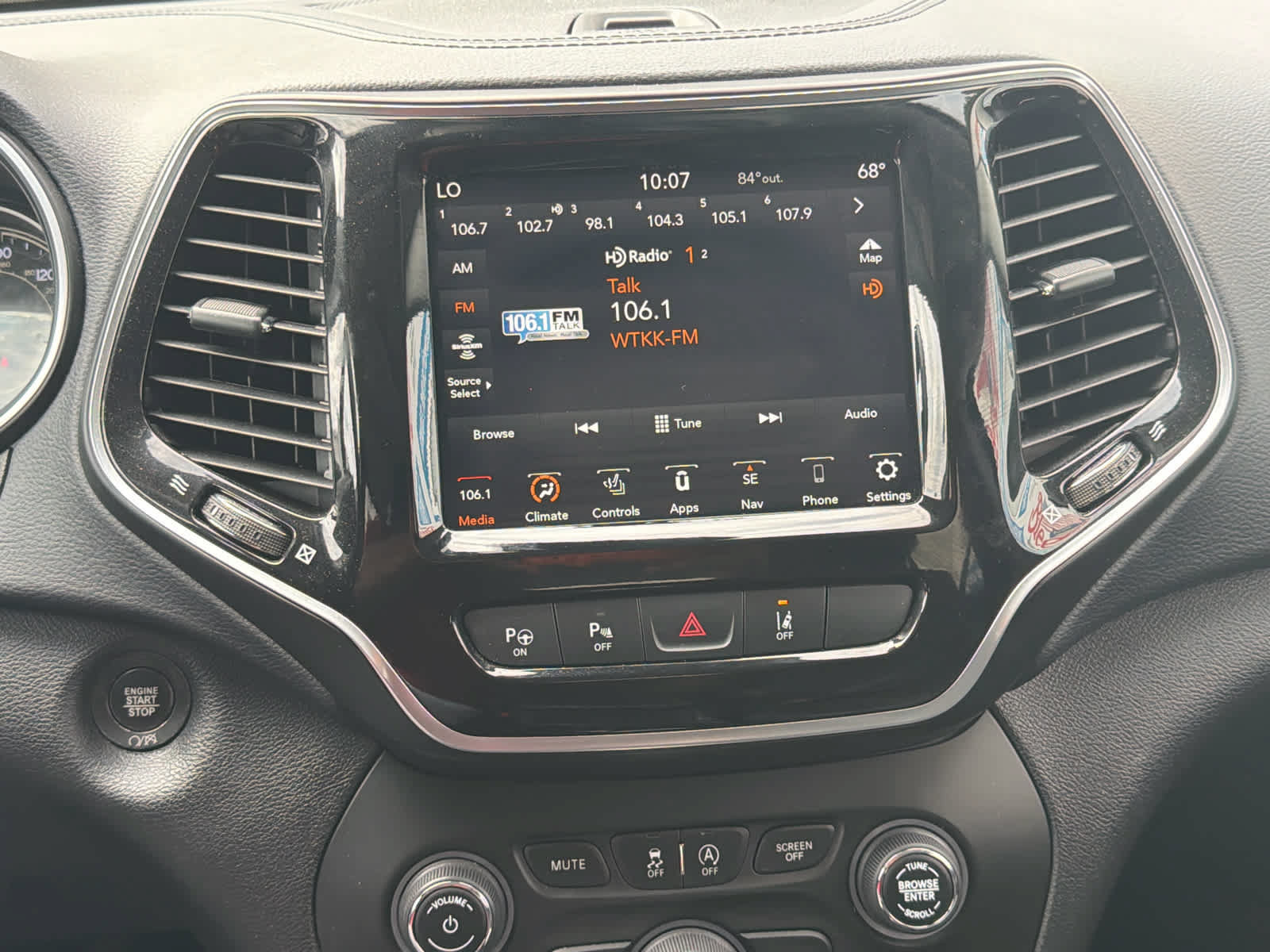 Used 2020 Jeep Cherokee Limited w/ Technology Group AWD/4WD image 28