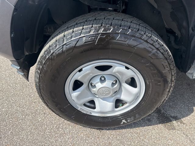 Used 2023 Toyota Tacoma SR AWD/4WD image 13
