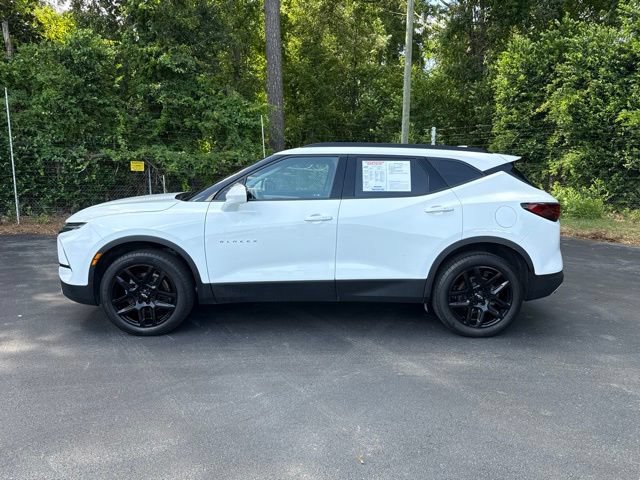 Used 2024 Chevrolet Blazer LT w/ Convenience Package FWD image 2