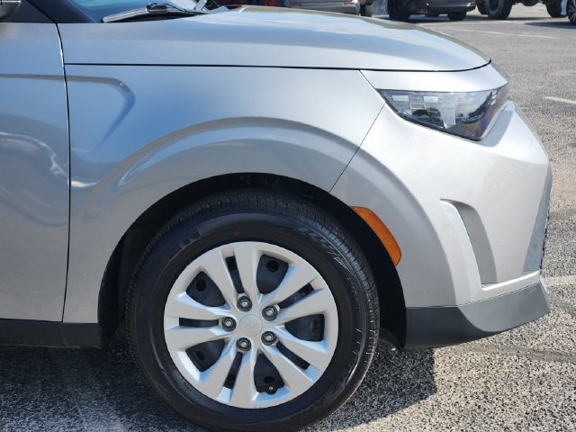 Used 2023 Kia Soul LX FWD image 6