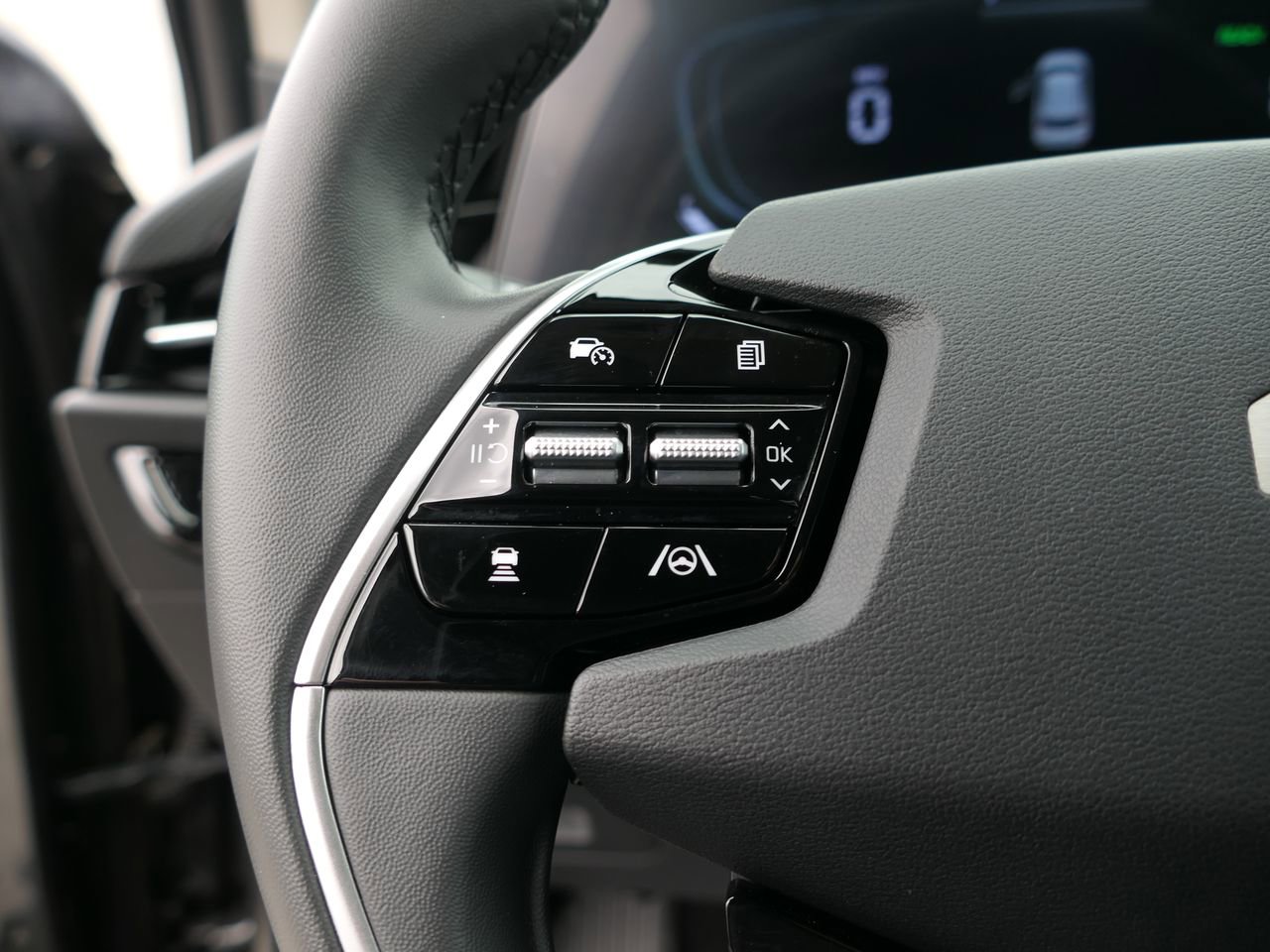 Certified 2025 Kia Niro EX image 16