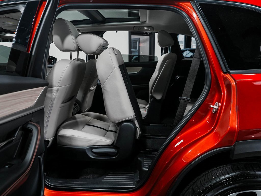 Used 2024 MAZDA CX-90 Plug-In Hybrid w/ Premium Pkg image 34