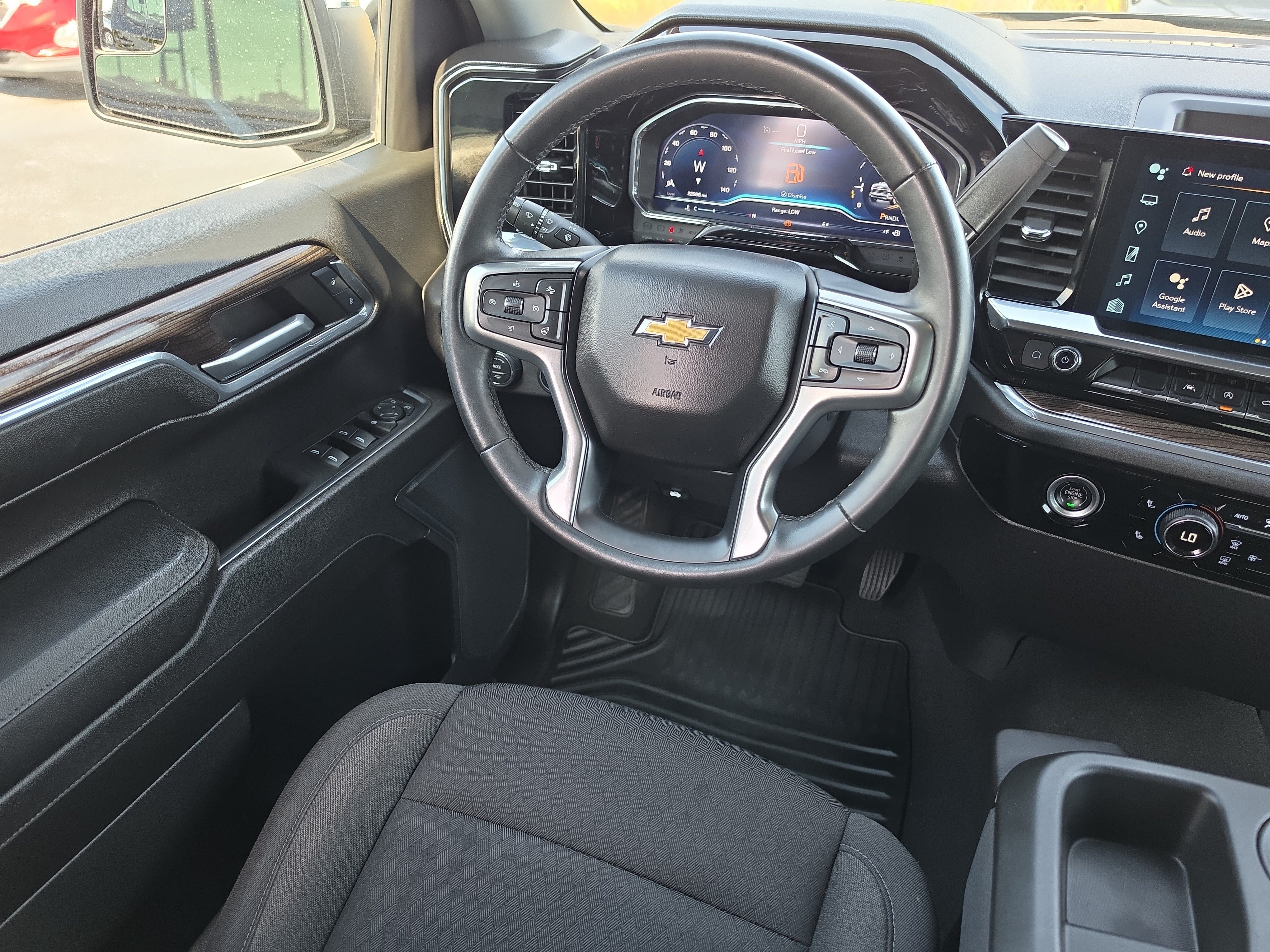 Certified 2024 Chevrolet Silverado 1500 LT RWD image 9