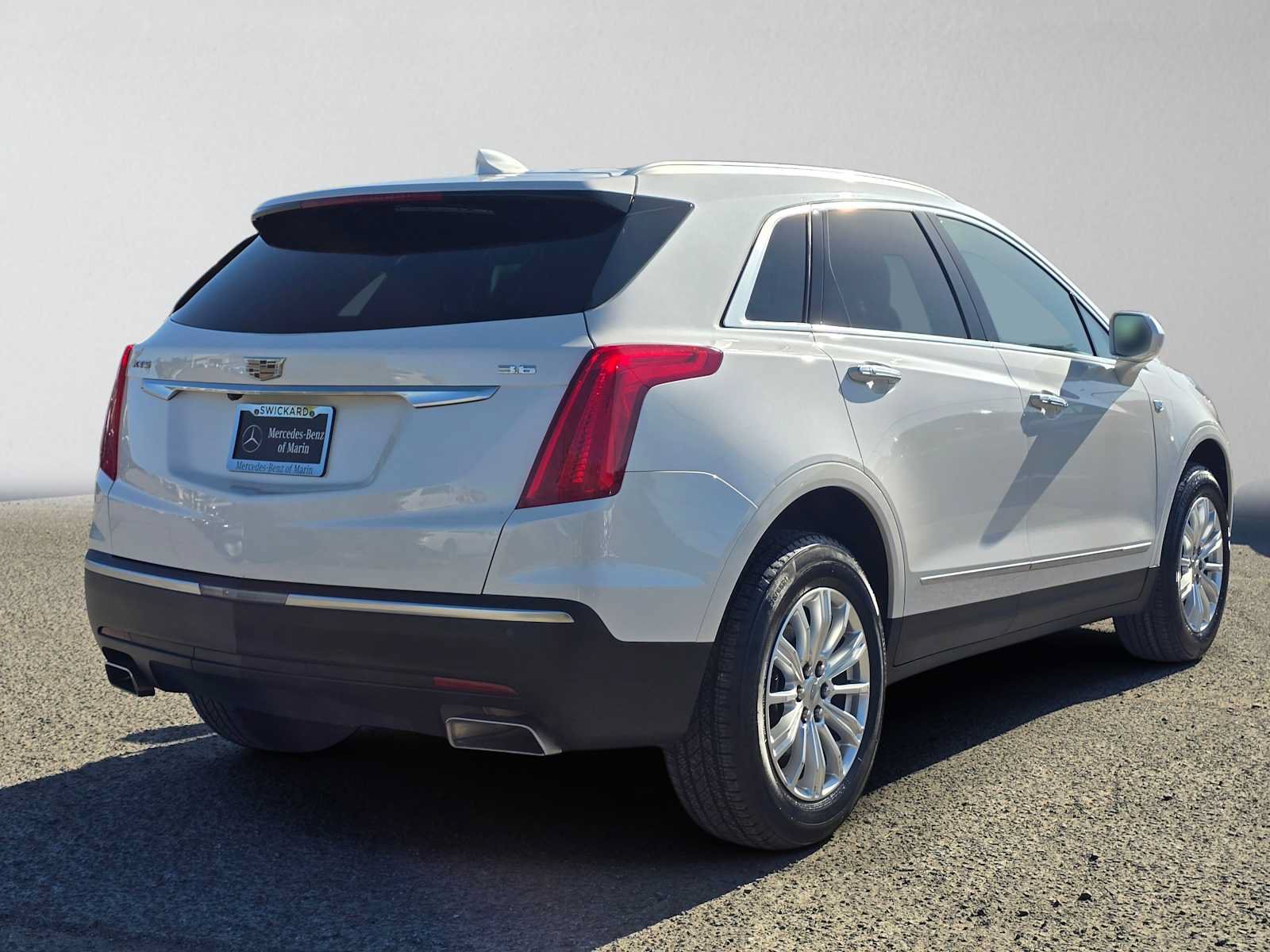 Used 2018 Cadillac XT5 FWD image 3