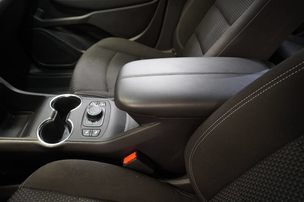 Used 2024 GMC Terrain SLE w/ Driver Convenience Package FWD image 23