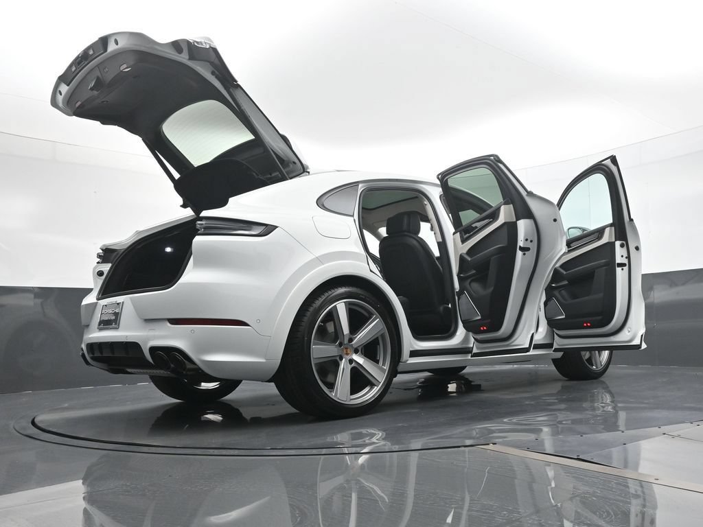 New 2026 Porsche Cayenne GTS AWD/4WD image 24