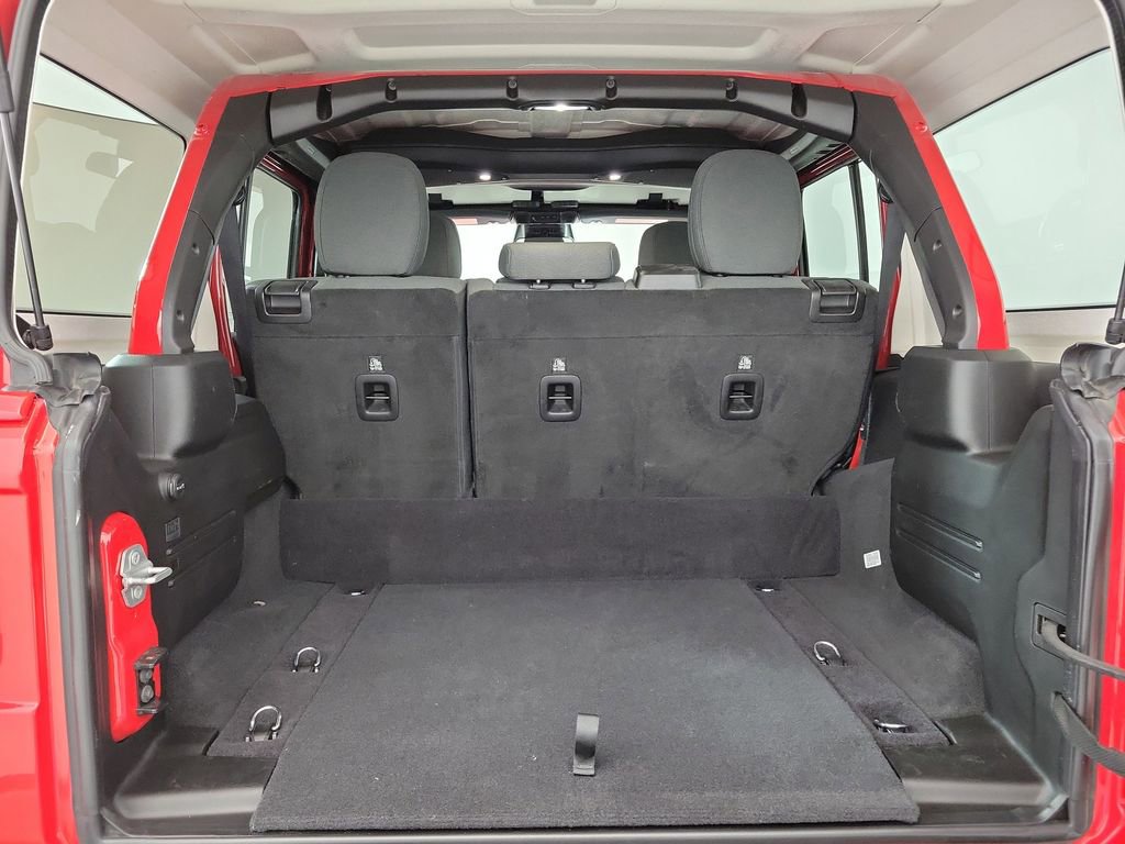 Used 2025 Jeep Wrangler Unlimited Sahara image 23