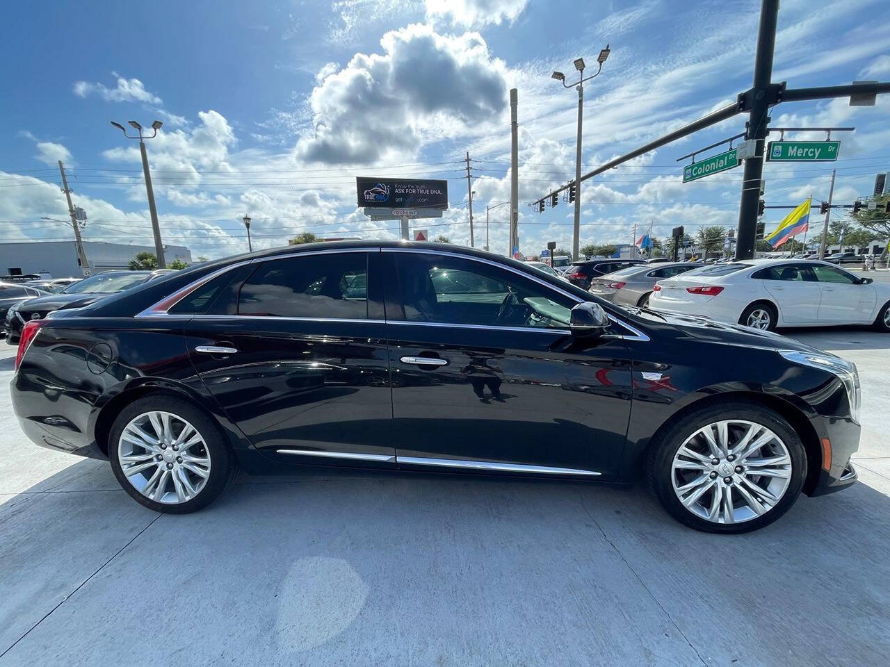 Used 2018 Cadillac XTS Luxury FWD image 3