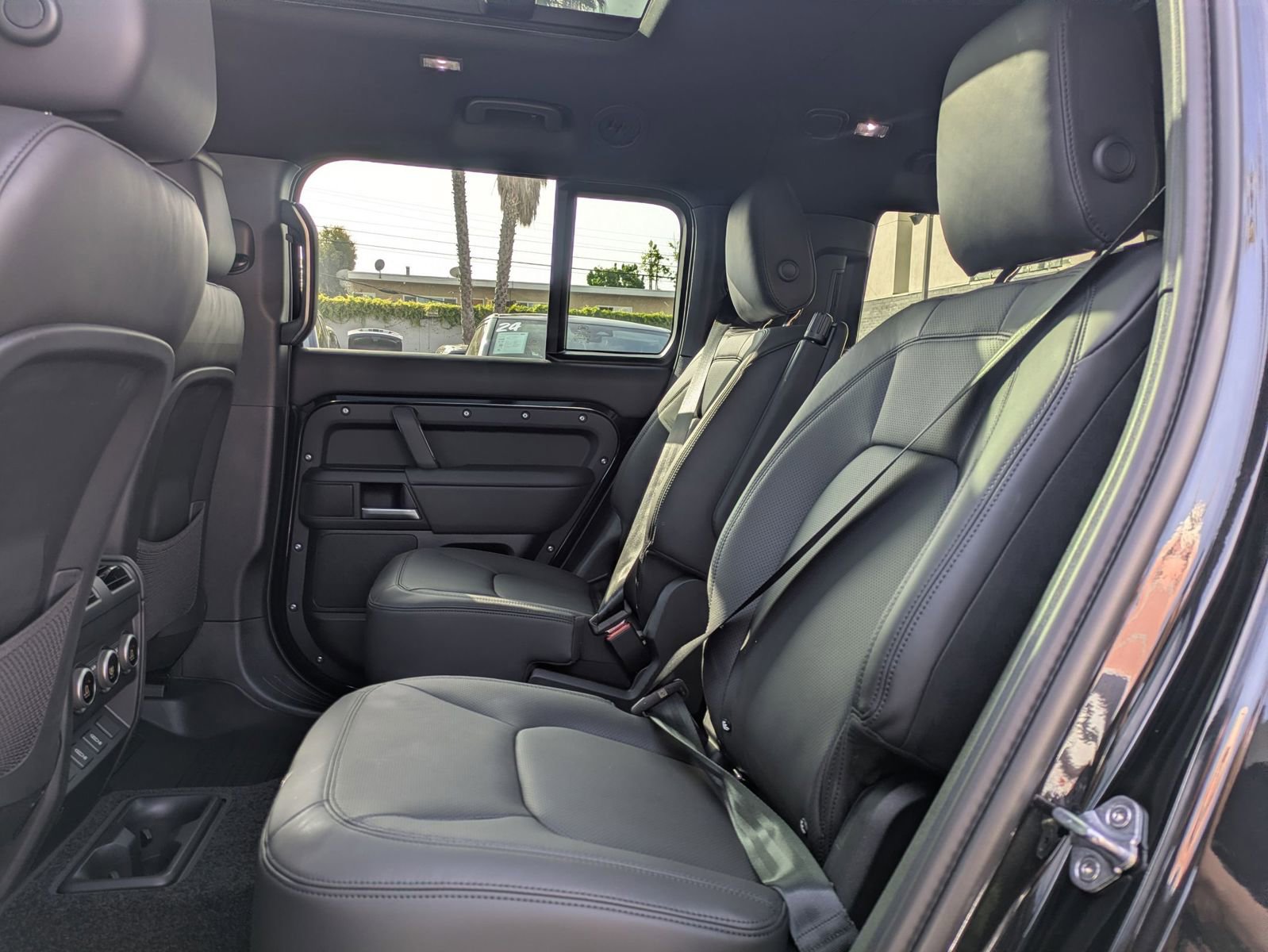 New 2026 Land Rover Defender 130 X-Dynamic SE image 24