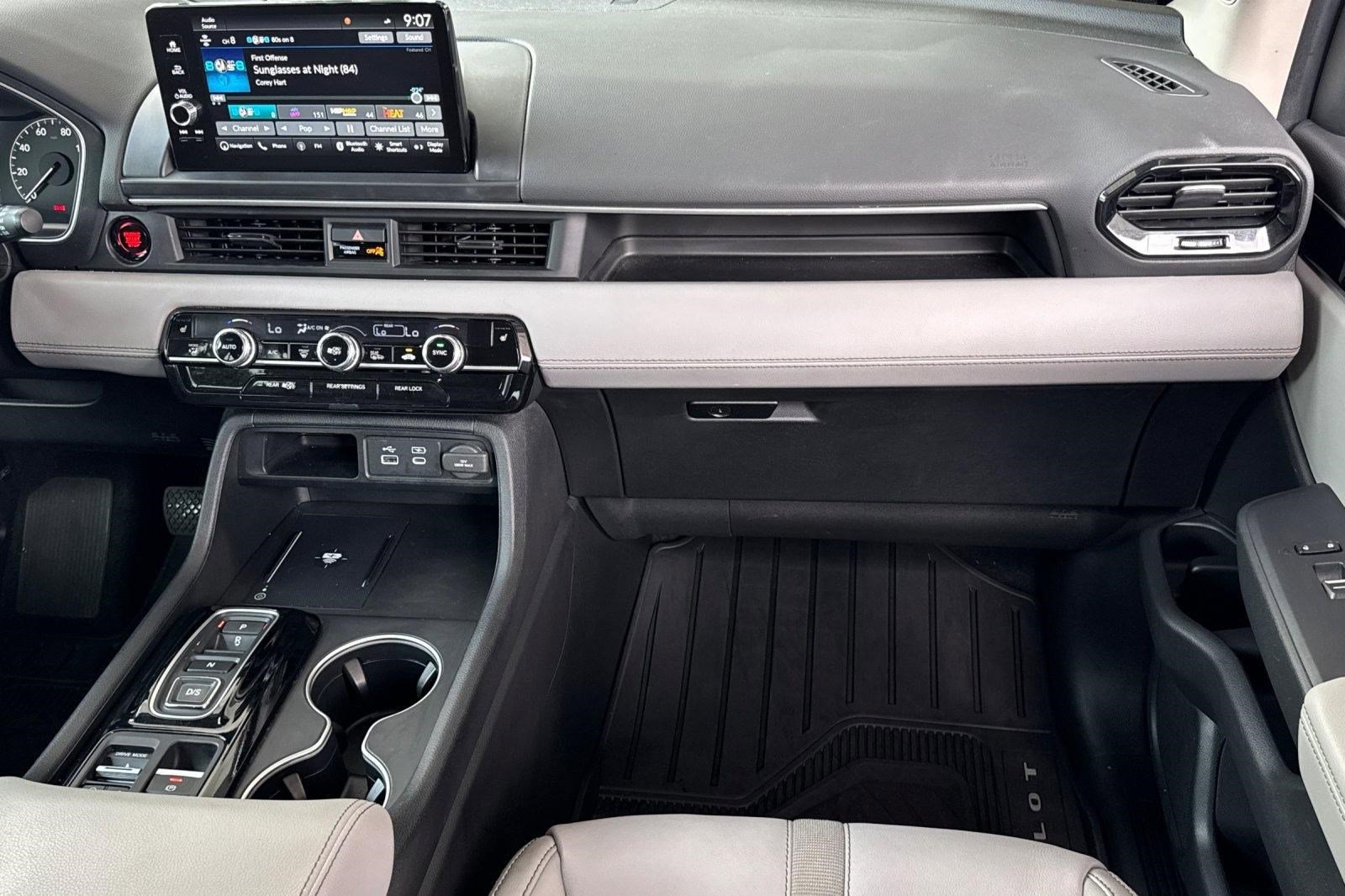 Certified 2025 Honda Pilot Touring image 30