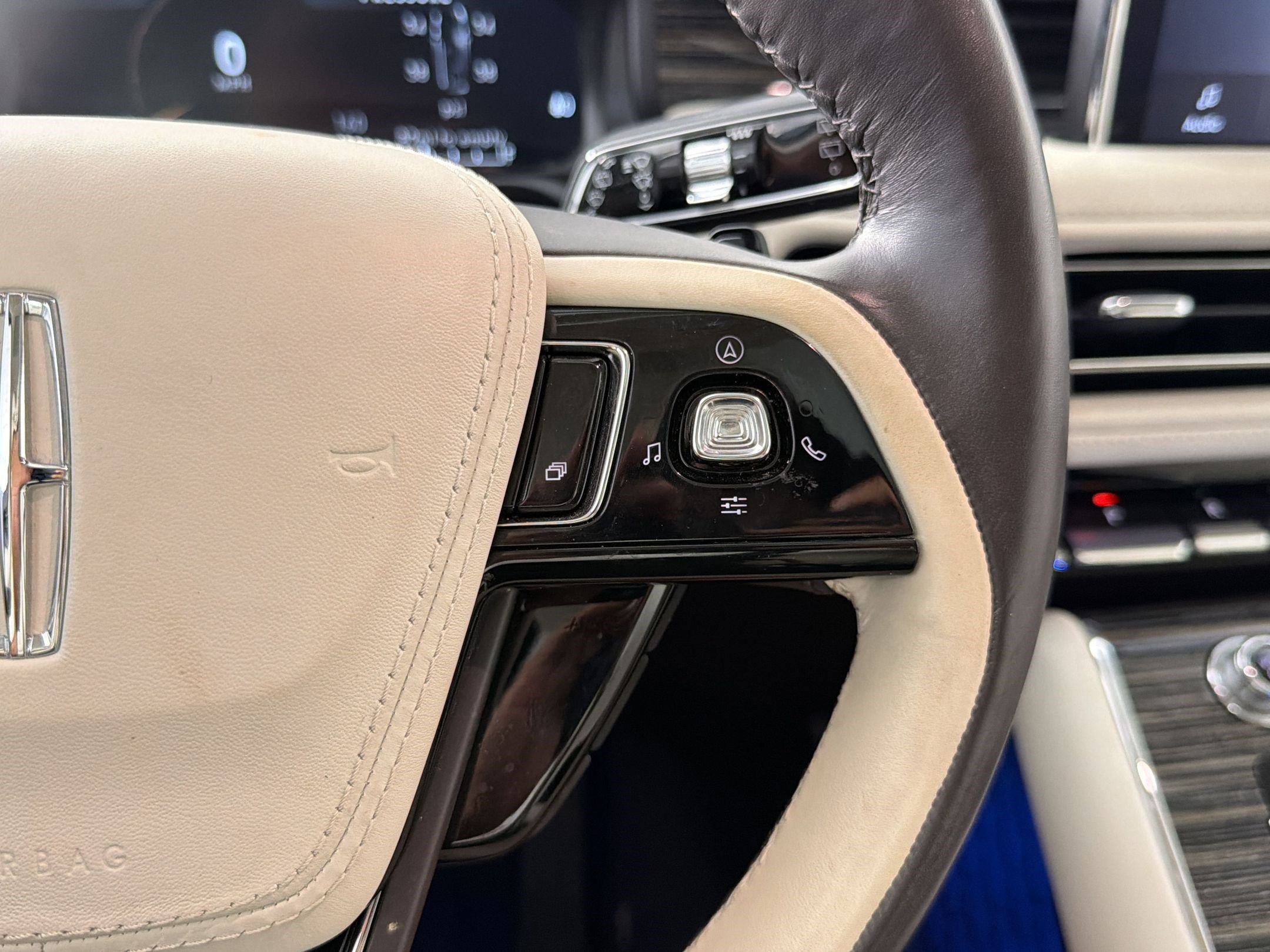 Used 2023 Lincoln Aviator Black Label AWD/4WD image 23