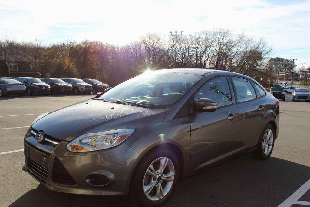 Used 2014 Ford Focus SE image 1