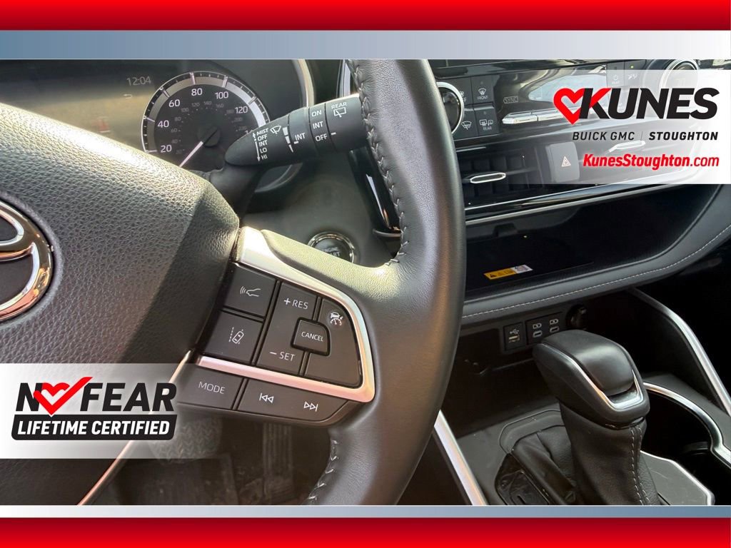 Used 2023 Toyota Highlander XLE image 20